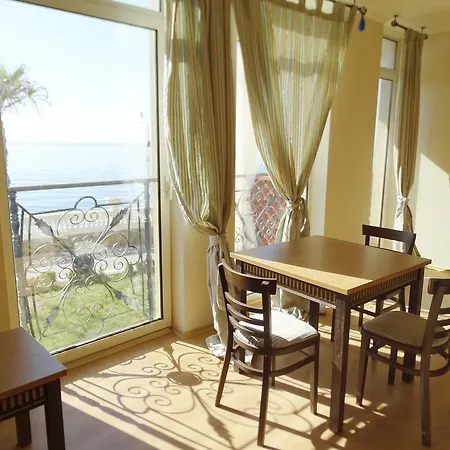 Elenite Private Apartments Апартамент