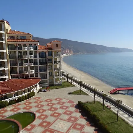 Апартамент Elenite Private Apartments